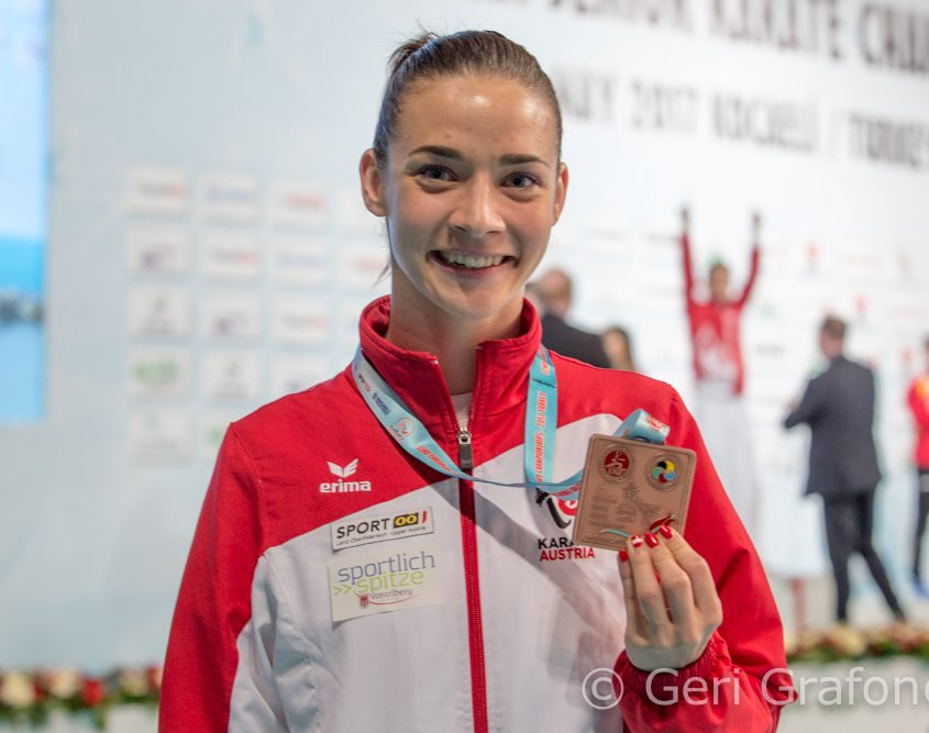 Bettina gewinnt EM Bronze 2017-11