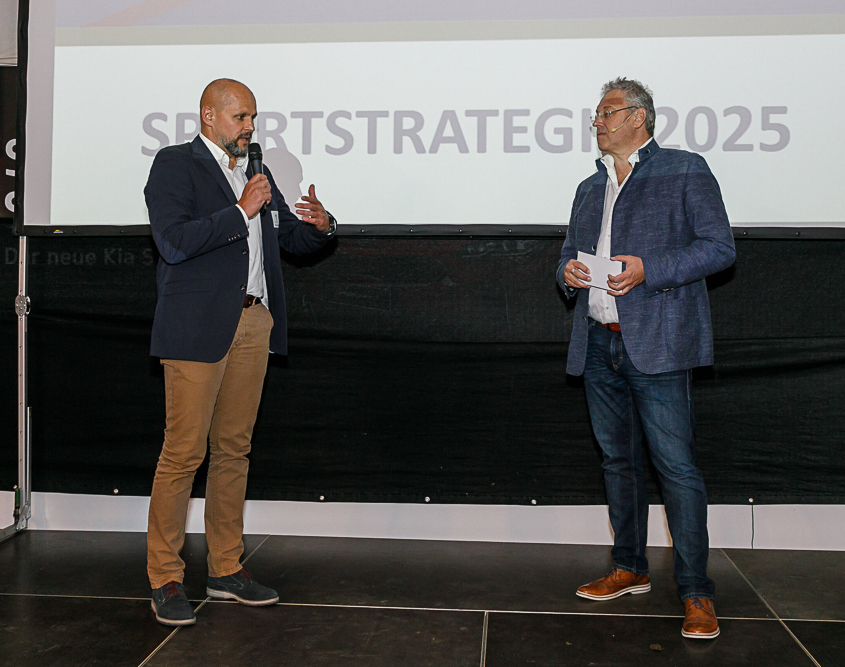 Präsentation Vorarlberger Sportstrategie 2025 mit Zertifikatsüberreichung an Sportverbände KARATE VORARLBERG Martina Rüscher Gerhard Grafoner Markus Wallner