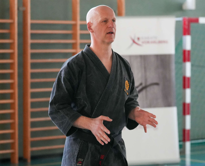 Kobudo in Vorarlberg: Erfolgreicher Lehrgang in Mäder mit internationaler Beteiligung