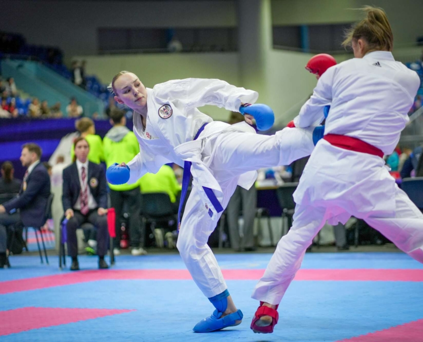 Karate Vorarlberg Athletin Hanna Devigili kämpft offensiv beim Grand Prix Slovakia in Bratislava