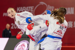 Karate Vorarlberg Athletin Hanna Devigili in Aktion gegen internationale Gegnerin im Kumite minus 68 kg