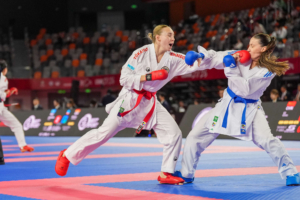 Wettkampfsituation Kumite minus 68 kg mit Hanna Devigili im internationalen Spitzenfeld