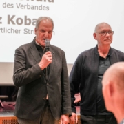 2026-10-09_KV 50 Jahrfeier Lauterach Oktober 2026-33 KARATE VORARLBERG feiert 50 Jahre Verbandsgeschichte und 40 Jahre KARATE HOFSTEIG. Ein Jubiläumsabend voller Emotionen, Ehrungen und Zukunftsperspektiven.